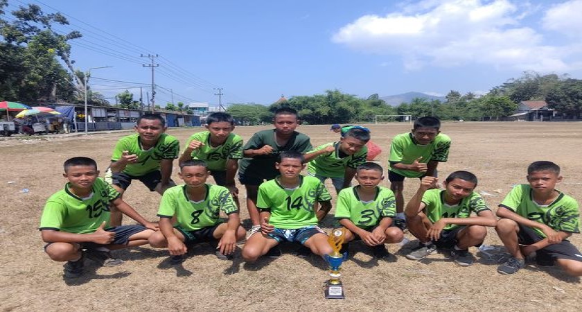 MTs Maftahul Huda Memperoleh Juara 2 Bola Volly Putra HUT RI 79 Kecamatan Jenggawah